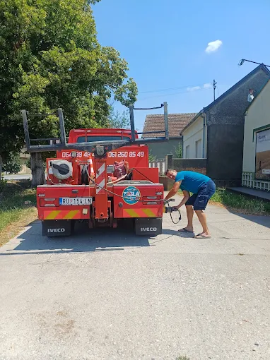 Šlep vozilo 8
